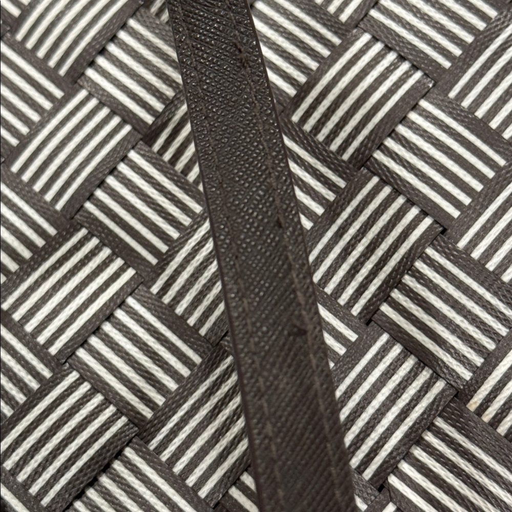 Henri Bendel Centennial Woven Brown White Striped Market Tote - Picture 16 of 17